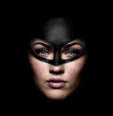 Como se vería Megan Fox de Gatúbela ? Algo así ?